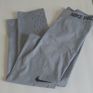 Nike Pro Capri Leggings